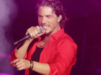 Νίκος Οικονομόπουλος: Ακυρώθηκε η συναυλ...