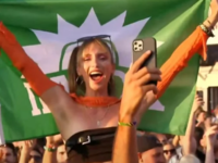 Η σημαία του ΠΑΣΟΚ στο μεγάλο φεστιβάλ T...