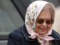 Οταν ένας τουρίστας ρώτησε την Ελισάβετ ...