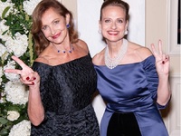 Ageless diva: Λάμπει η πατρινή Νινέτα Ρο...