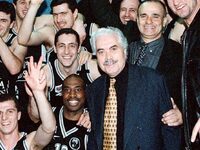 Ο Απόλλων Πατρών τιμά τον Σπύρο Γαλάνη