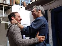 Οι «Άγριες μέλισσες» έφαγαν στη στροφή τ...