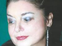 Η Βάσω Σακελλάρη εξομολογείται στο thebe...