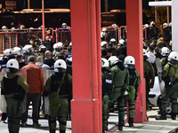 Μάχη για να κρατηθεί στη ζωή δίνει ο αστ...