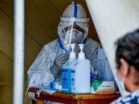 Έκκληση στον ΠΟΥ: Ο κορωνοϊός μεταδίδετα...