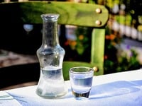 Τσίπουρο, ούζο και τσικουδιά: Ποιες διαφ...