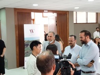 Εισαγωγείς κρασιών και δημοσιογράφοι από...