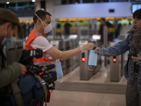 Κορωνοϊός: Ξεπέρασαν τα 4 εκατομμύρια τα...