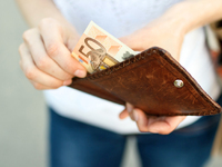 Πώς η καταπολέμηση της φοροδιαφυγής θα φ...