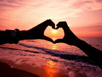 Αυτά είναι τα τρία ζώδια που θα ερωτευτο...