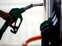 Τιμές καυσίμων: Πόσο θα πληρώσουν οι εκδ...