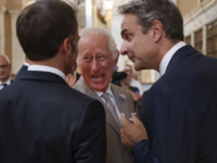 Ο βασιλιάς Κάρολος έχει κέφια: Ξεκαρδίζε...