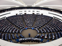 Ευρωεκλογές 2024: Οι νέοι/νέες στην πρώτ...