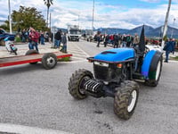 Αχαΐα: Eπί ποδός οι αγρότες- Ξεκίνησαν μ...