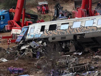 «Σκάστε, σήμερα ουρλιάζουν οι μανάδες» -...