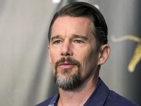 Ο Ίθαν Χοκ θα σκηνοθετήσει το "Cami...