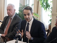 Σύσκεψη στο Μαξίμου για την κρίση στο Πρ...