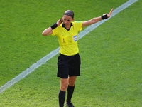 Πρώτη γυναίκα διαιτητής στο Champions Le...