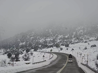 Καιρός σήμερα: Χιόνια, καταιγίδες και χα...