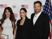 Κίμπερλι Γκίλφοϊλ: Κουμπάρα του Κωνσταντ...