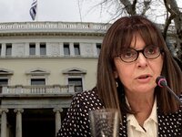 Δηλαδή εκείνο που έλειπε από την Ελλάδα,...