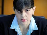 Στην Αθήνα η Λάουρα Κοβέσι - «Ξεσκονίζει...