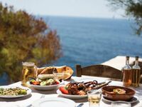 Le Monde: Στη Γαλλία λατρεύουν τα ελληνι...