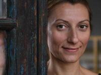 Η Ελένη Καραμούζη από το Θέατρο του Γ. Α...