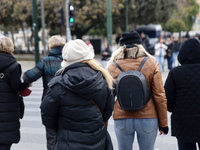 Καιρός: Επιμένουν και σήμερα οι χαμηλές ...