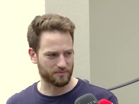 Γλυκά νερά: Στο σπίτι τους που έγινε τόπ...