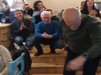 Γιώργος Παπανδρέου: Το ζεϊμπέικο που χόρ...