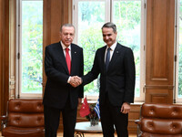 Τι οδήγησε στην αναβολή της συνάντησης Μ...