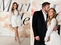 Τζένιφερ Λόπεζ: Πρεμιέρα με φιλιά, αγκαλ...