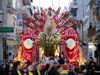 Η ομάδα πίσω από το άνθινο άρμα του Πατρ...