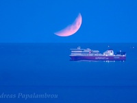 Η έκλειψη σελήνης στις 5.15 το πρωί πάνω...