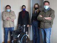 Πάτρα: Καταστηματάρχες μάζεψαν καπάκια κ...