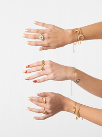 Από πάνω προς τα κάτω: δαχτυλιδι Celesti...