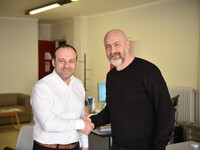 Ο Θεμιστοκλής Μπάκας στον πρόεδρο του ΣΚ...