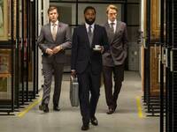 Το "Tenet" προβάλλεται στο θερ...