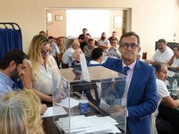 Νίκος Νικολόπουλος : Ναι, σε όσα μας ενώ...