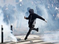 Στο «κόκκινο» η Γαλλία: Επεισόδια στη Νά...