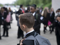 Τα σχολεία εκπέμπουν SOS στην Βρετανία -...