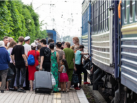 Την απομάκρυνση 6.000 Ουκρανών από παραμ...