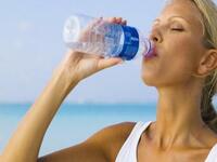 8-10 ποτήρια νερό την ημέρα τον γιατρό τ...