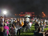 Κοσμοπλημμύρα στο Νότιο Πάρκο για Παπακω...