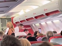 Καβγάς στον αέρα! Ηλικιωμένη χαστούκισε ...