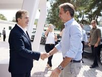 Επίσκεψη Μητσοτάκη στο νοσοκομείο Παπανι...