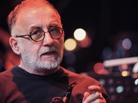 Ζωντανά από την ΕΡΤ 2 η συναυλία - αφιέρ...