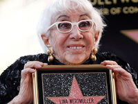 Η Σία Αναγνωστοπούλου αποχαιρετά την σπο...