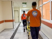 Στην εντατική νεογνών 5 ημερών μωρό- Κρί...